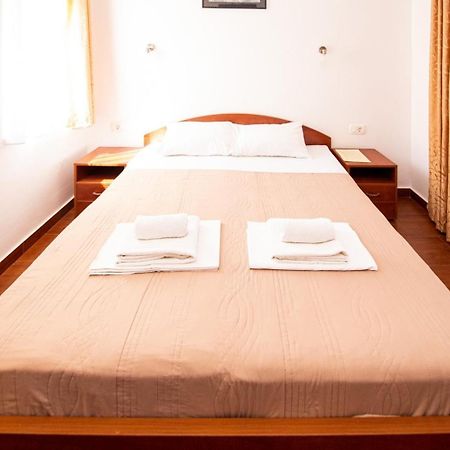 Ipera Appartement Budva Buitenkant foto